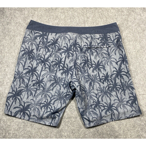 Travis Mathew Board Shorts Mens Size 40 Grey Plam Trees Swimming Vacation Beach - Picture 11 of 12